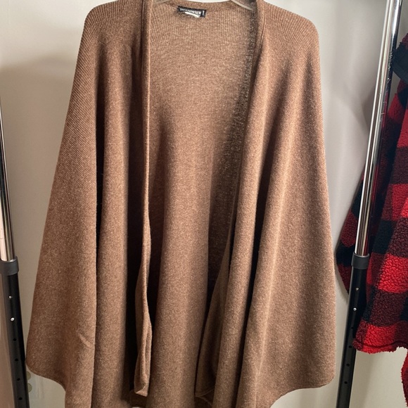 Holt Renfrew Vintage Brown Blanket Cape - Picture 2 of 5